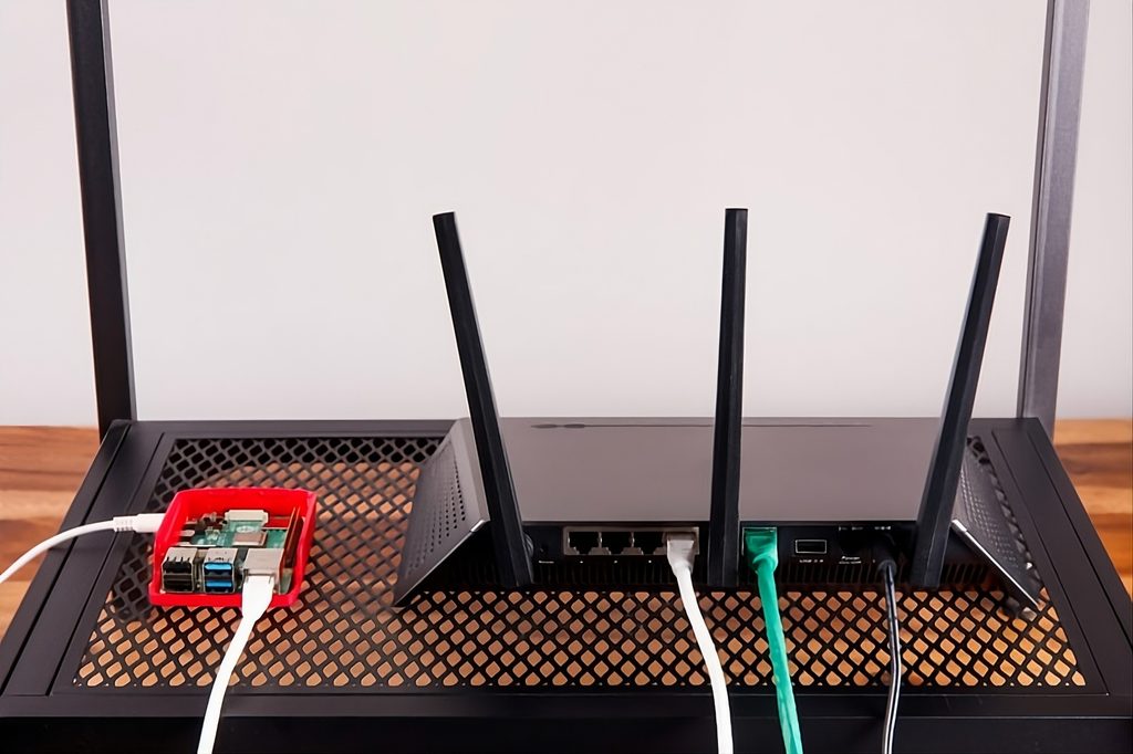pi-hole-barchatek-1024x682 بوردة بـ140 دينار تنجم تعمل أكثر من PC؟ 5 مشاريع بالـSingle Board Computer في تونس !!